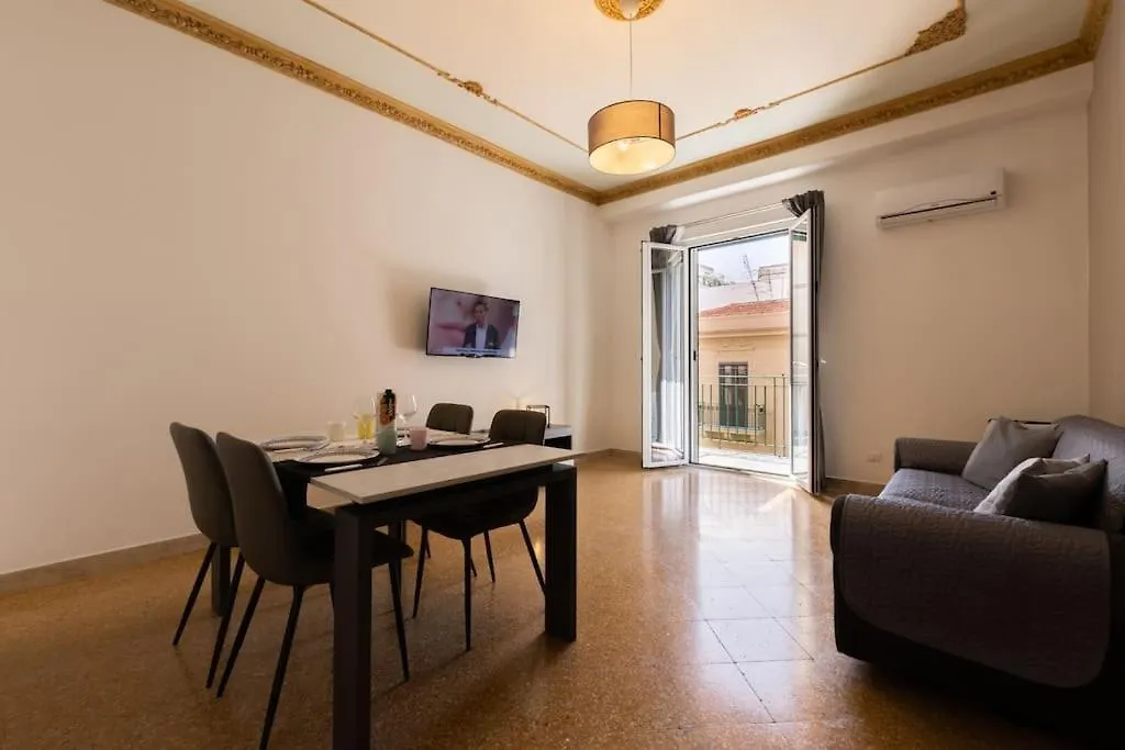 Palermo Center Holiday Apartamento